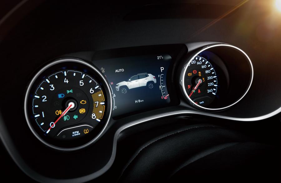 Панель приборов Jeep Compass Limited (MP) 2016 года  (CN) (фото 8 из 15)